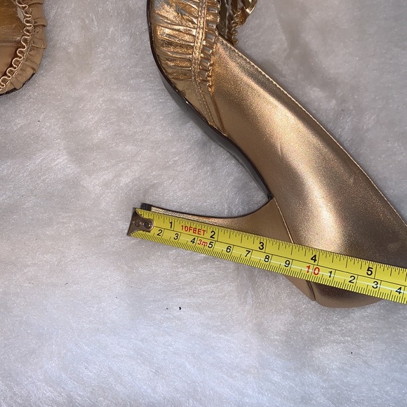 BCBGIRLS Gold Tone Pumps Heels Bow and Ruched Front Pointy Toe Leather - Picture 7 of 10